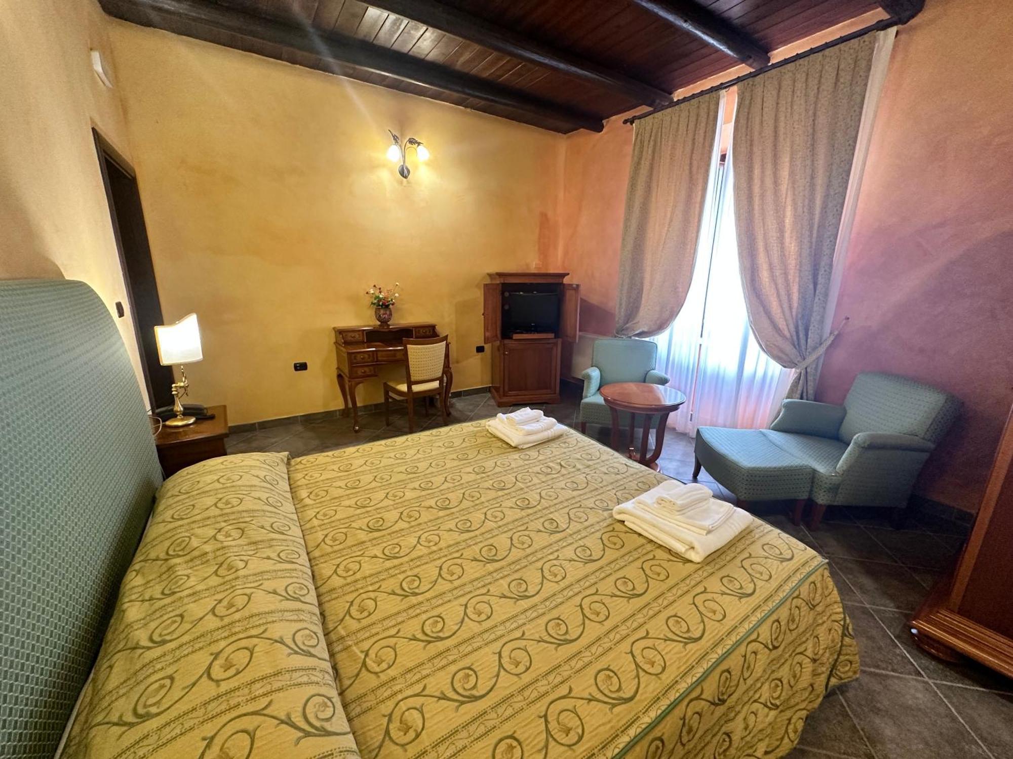 Hotel Palazzo Marzano Briatico Exterior foto